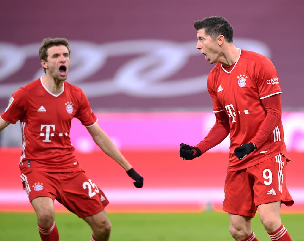 Champions League Bayern München Müller und Lewandowski jubeln